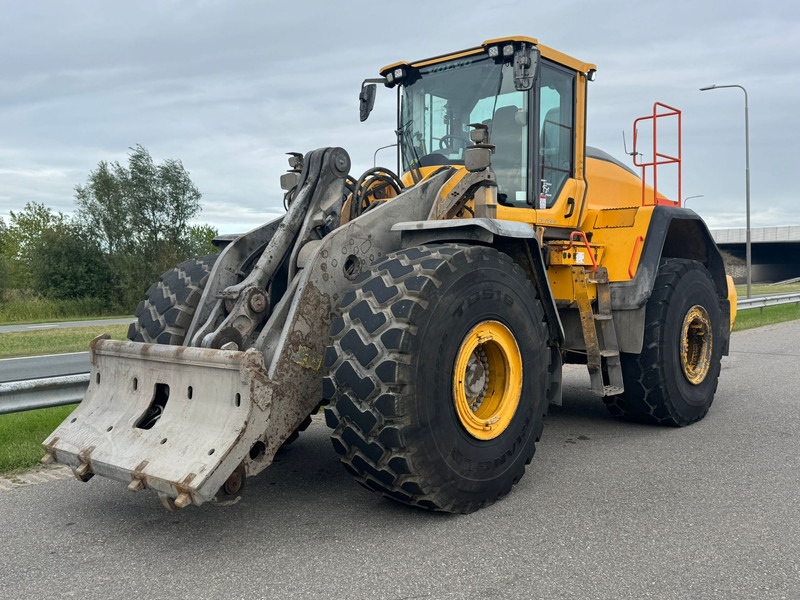 Volvo L220H - Carregadeira de rodas: foto 2 Volvo L220H - Carregadeira de rodas: foto 2