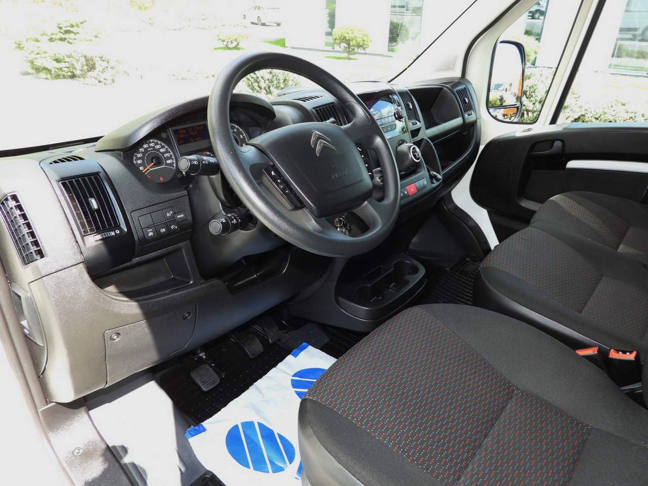 CITROEN JUMPER BOX DELIVERY VAN 7 SEATS CRUISE CONTROL 120HP - Furgão: foto 2 CITROEN JUMPER BOX DELIVERY VAN 7 SEATS CRUISE CONTROL 120HP - Furgão: foto 2