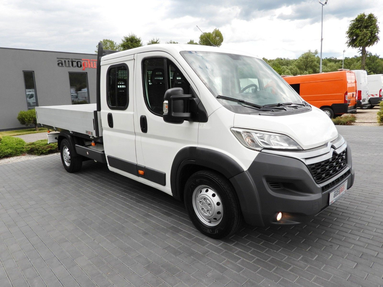 Citroën JUMPER PRITSCHE DOPPELKABINE DOKA 7 SITZE - Furgão caixa aberta, Carrinha cabine dupla: foto 4 Citroën JUMPER PRITSCHE DOPPELKABINE DOKA 7 SITZE - Furgão caixa aberta, Carrinha cabine dupla: foto 4