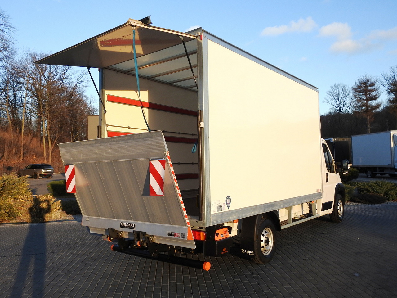FIAT DUCATO BOX LIFT 8 PALLETS CRUISE CONTROL AIR CONDITIONING 180HP - Carrinha de contentor: foto 3 FIAT DUCATO BOX LIFT 8 PALLETS CRUISE CONTROL AIR CONDITIONING 180HP - Carrinha de contentor: foto 3