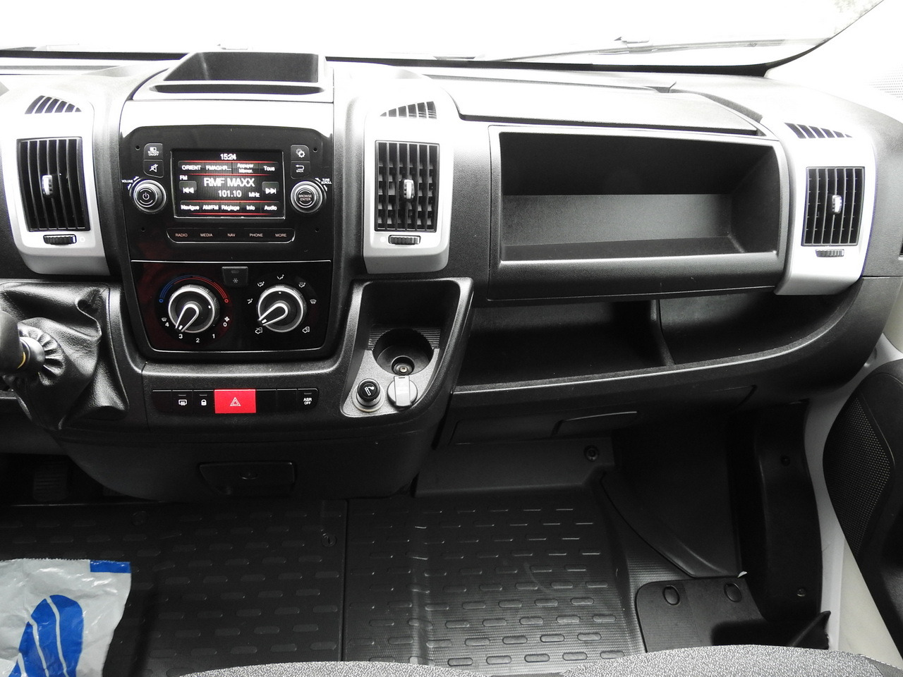 Locação de FIAT DUCATO BOX LIFT 8 PALLETS CRUISE CONTROL NAVIGATION AIR CONDITIONING LED LIGHTS 130HP FIAT DUCATO BOX LIFT 8 PALLETS CRUISE CONTROL NAVIGATION AIR CONDITIONING LED LIGHTS 130HP: foto 35 Locação de FIAT DUCATO BOX LIFT 8 PALLETS CRUISE CONTROL NAVIGATION AIR CONDITIONING LED LIGHTS 130HP FIAT DUCATO BOX LIFT 8 PALLETS CRUISE CONTROL NAVIGATION AIR CONDITIONING LED LIGHTS 130HP: foto 35