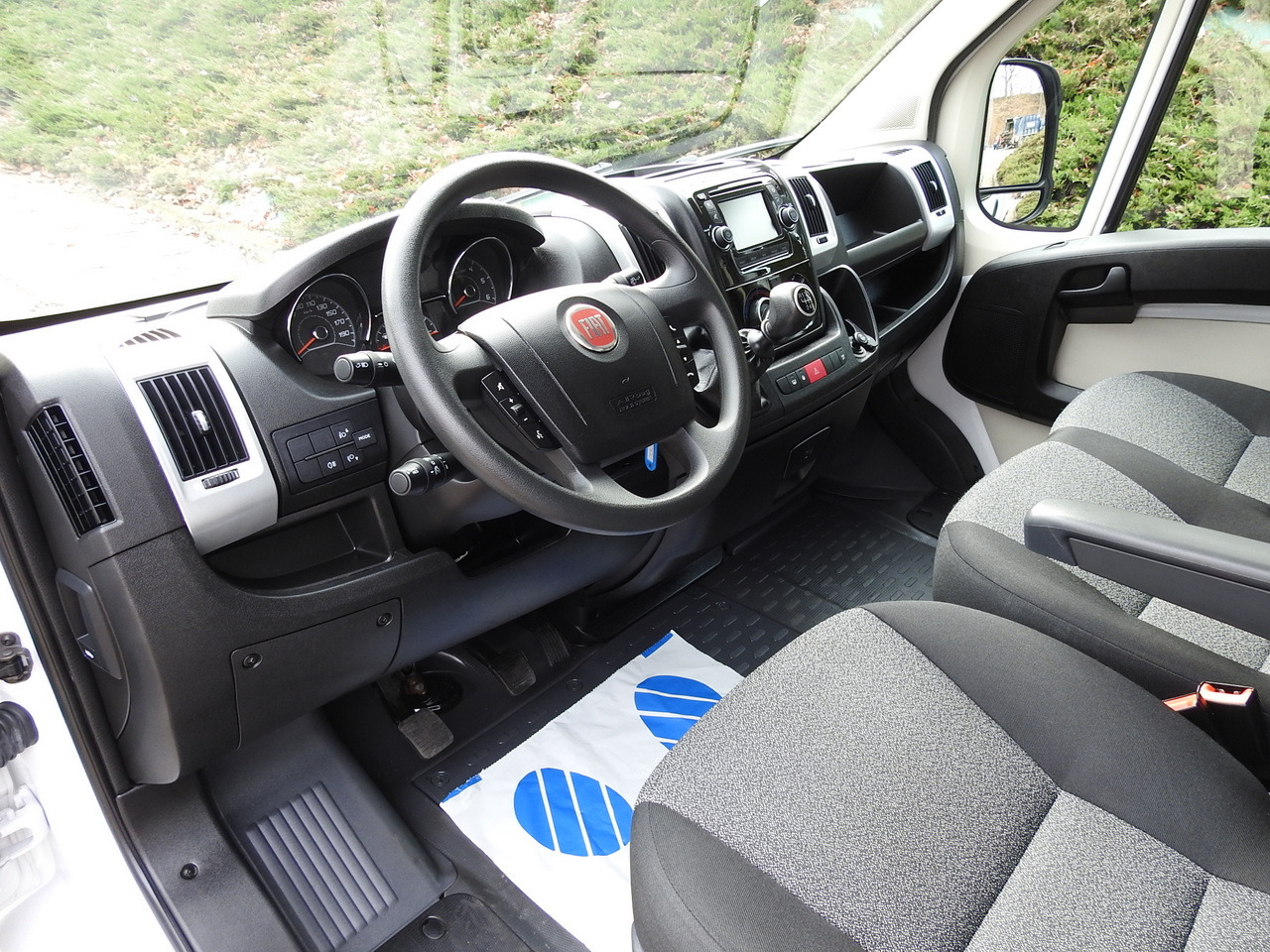 FIAT DUCATO BOX LIFT 8 PALLETS CRUISE CONTROL NAVIGATION AIR CONDITIONING LED LIGHTS  130HP - Carrinha frigorífica: foto 2 FIAT DUCATO BOX LIFT 8 PALLETS CRUISE CONTROL NAVIGATION AIR CONDITIONING LED LIGHTS  130HP - Carrinha frigorífica: foto 2