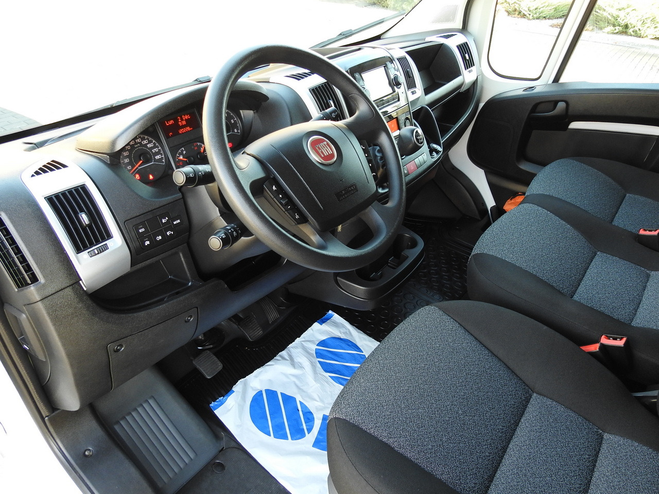 FIAT DUCATO REFRIGERATOR VAN -10*C POWER SUPPLY 230V AIR CONDITIONING 175HP - Carrinha frigorífica: foto 2 FIAT DUCATO REFRIGERATOR VAN -10*C POWER SUPPLY 230V AIR CONDITIONING 175HP - Carrinha frigorífica: foto 2