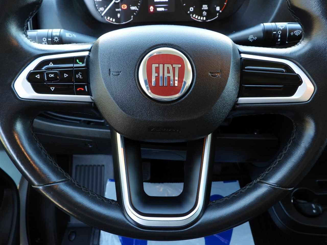 Carrinha frigorífica FIAT DUCATO REGRIGERATOR BOX -5*C HEATING FUNCTION AIR CONDITIONING 140HP: foto 30 Carrinha frigorífica FIAT DUCATO REGRIGERATOR BOX -5*C HEATING FUNCTION AIR CONDITIONING 140HP: foto 30