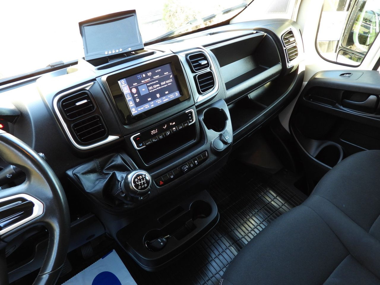 Carrinha frigorífica FIAT DUCATO REGRIGERATOR BOX -5*C HEATING FUNCTION AIR CONDITIONING 140HP: foto 32 Carrinha frigorífica FIAT DUCATO REGRIGERATOR BOX -5*C HEATING FUNCTION AIR CONDITIONING 140HP: foto 32