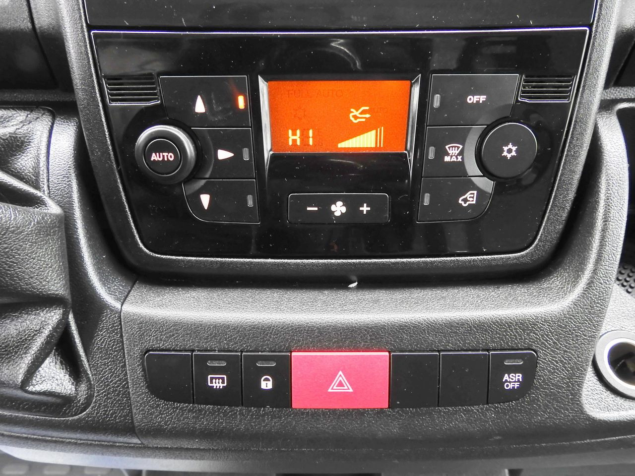 Furgão de toldo FIAT DUCATO  TARPAULIN 10 PALLETS WEBASTO CRUISE CONTROL NAVIGATION AIR CONDITIONING  180HP: foto 36