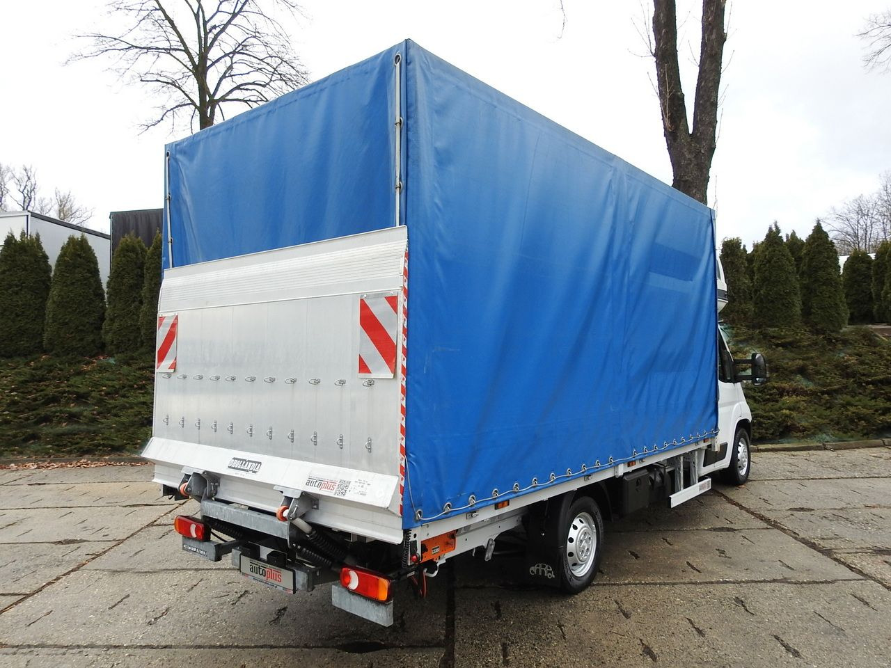 FIAT DUCATO TARPAULIN LIFT 9 PALLETS WEBASTO CRUISE CONTROL A/C LED LAMP 180HP - Furgão de toldo: foto 3 FIAT DUCATO TARPAULIN LIFT 9 PALLETS WEBASTO CRUISE CONTROL A/C LED LAMP 180HP - Furgão de toldo: foto 3
