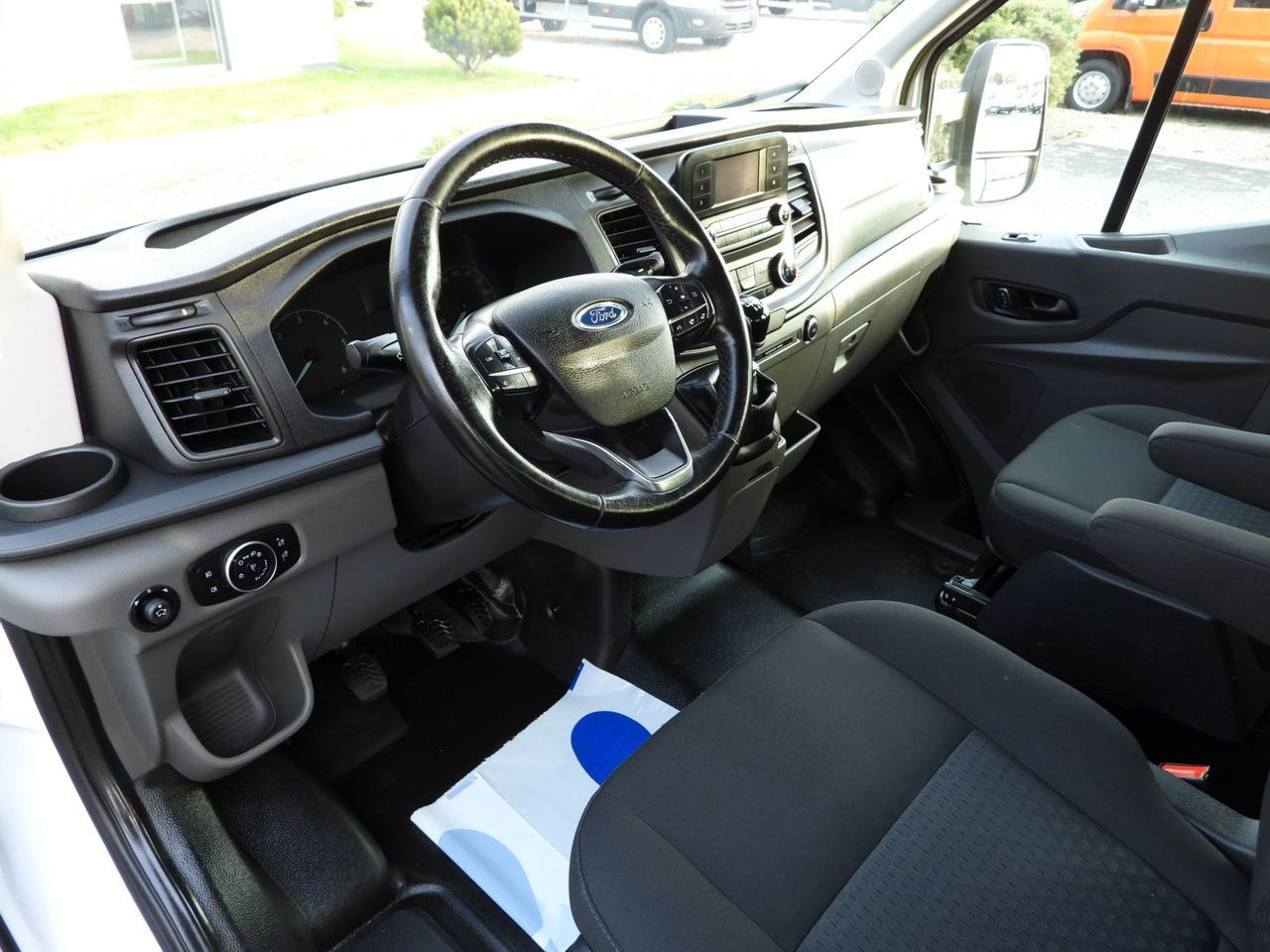 FORD TRANSIT 4x4 STAKE BODY DOUBLE CABIN DOKA 6 SEATS CRUISE CONTROL LED LIGHTS AIR CONDITIONING 170HP - Carrinha cabine dupla: foto 2 FORD TRANSIT 4x4 STAKE BODY DOUBLE CABIN DOKA 6 SEATS CRUISE CONTROL LED LIGHTS AIR CONDITIONING 170HP - Carrinha cabine dupla: foto 2