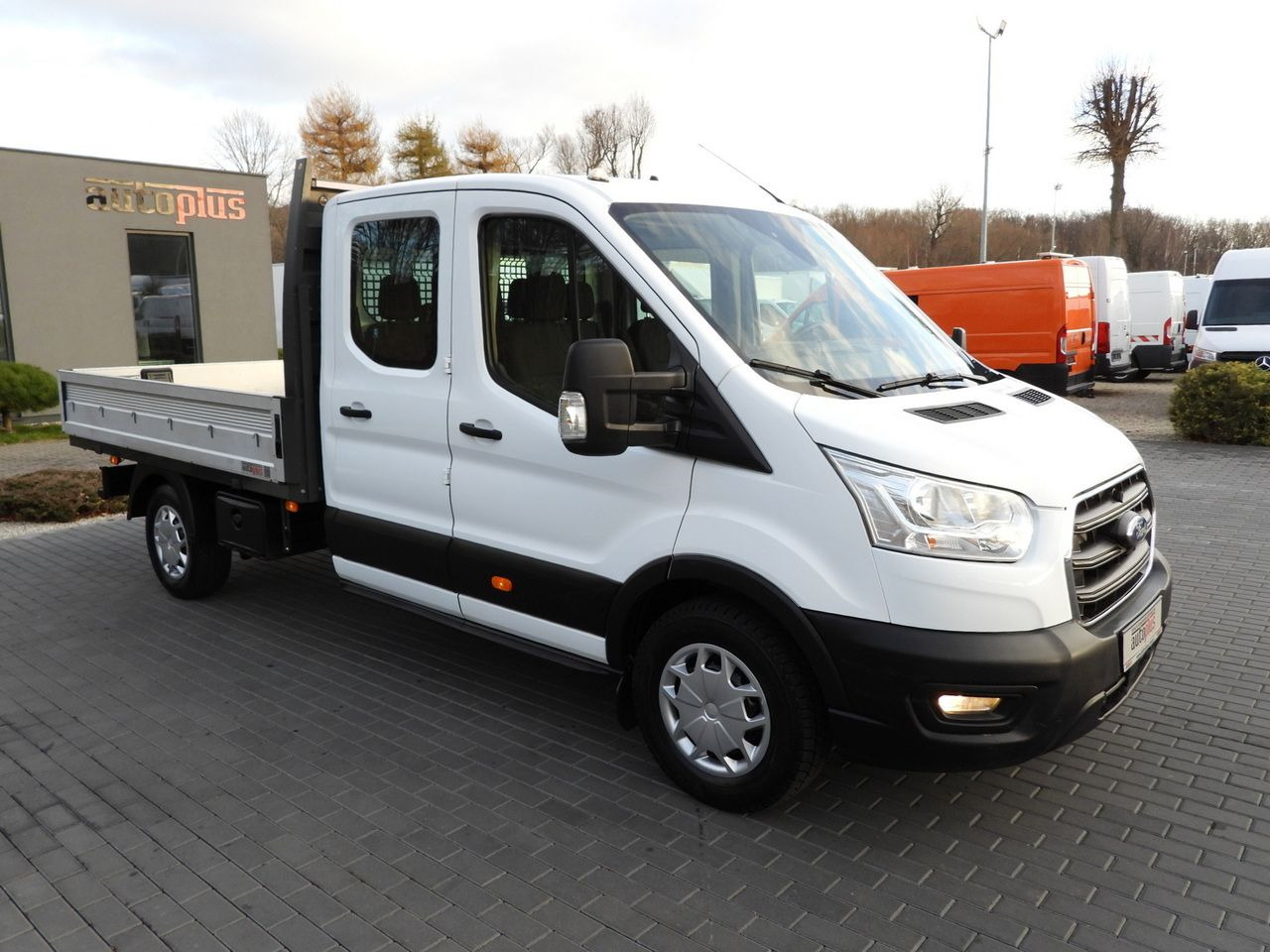 FORD TRANSIT 4x4 STAKE BODY DOUBLE CABIN DOKA 6 SEATS CRUISE CONTROL LED LIGHTS AIR CONDITIONING 170HP - Carrinha cabine dupla: foto 4 FORD TRANSIT 4x4 STAKE BODY DOUBLE CABIN DOKA 6 SEATS CRUISE CONTROL LED LIGHTS AIR CONDITIONING 170HP - Carrinha cabine dupla: foto 4