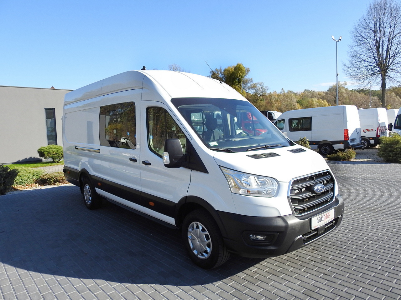 FORD TRANSIT BOX DELIVERY VAN 6 SEATS CRUISE CONTROL AIR CONDITIONING LED LIGHTS 130HP - Furgão: foto 4 FORD TRANSIT BOX DELIVERY VAN 6 SEATS CRUISE CONTROL AIR CONDITIONING LED LIGHTS 130HP - Furgão: foto 4