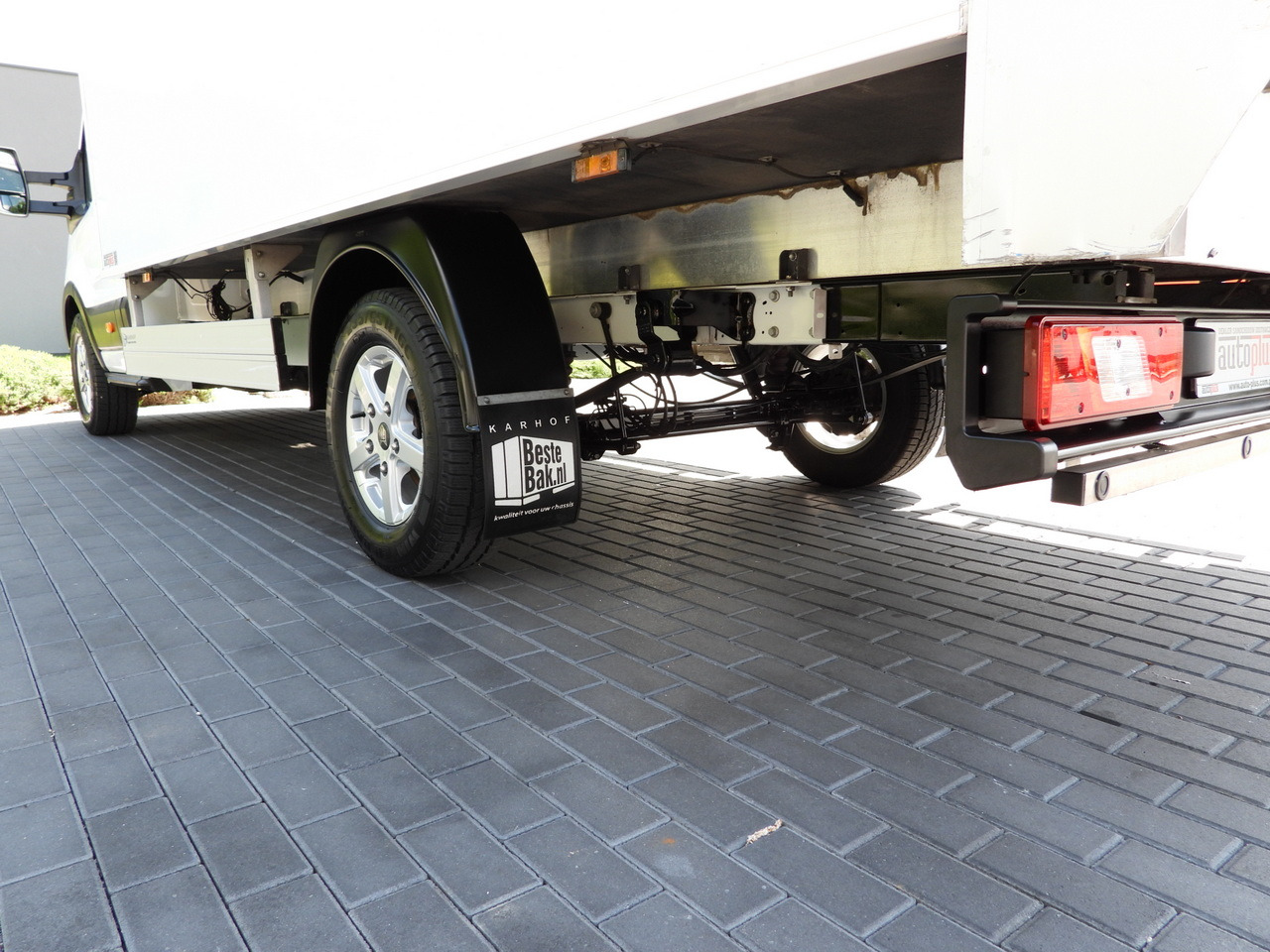 Carrinha de contentor FORD TRANSIT BOX LIFT 8 PALLETS CRUISE CONTROL LED LIGHTS AIR CONDITIONING 130HP: foto 16 Carrinha de contentor FORD TRANSIT BOX LIFT 8 PALLETS CRUISE CONTROL LED LIGHTS AIR CONDITIONING 130HP: foto 16