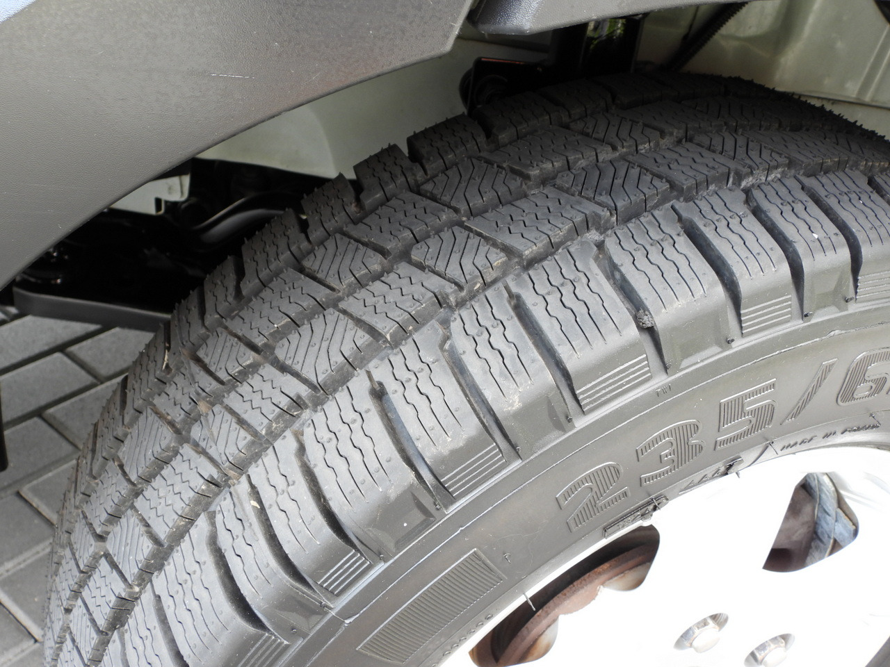 Carrinha de contentor FORD TRANSIT BOX LIFT 8 PALLETS CRUISE CONTROL LED LIGHTS AIR CONDITIONING 130HP: foto 32 Carrinha de contentor FORD TRANSIT BOX LIFT 8 PALLETS CRUISE CONTROL LED LIGHTS AIR CONDITIONING 130HP: foto 32