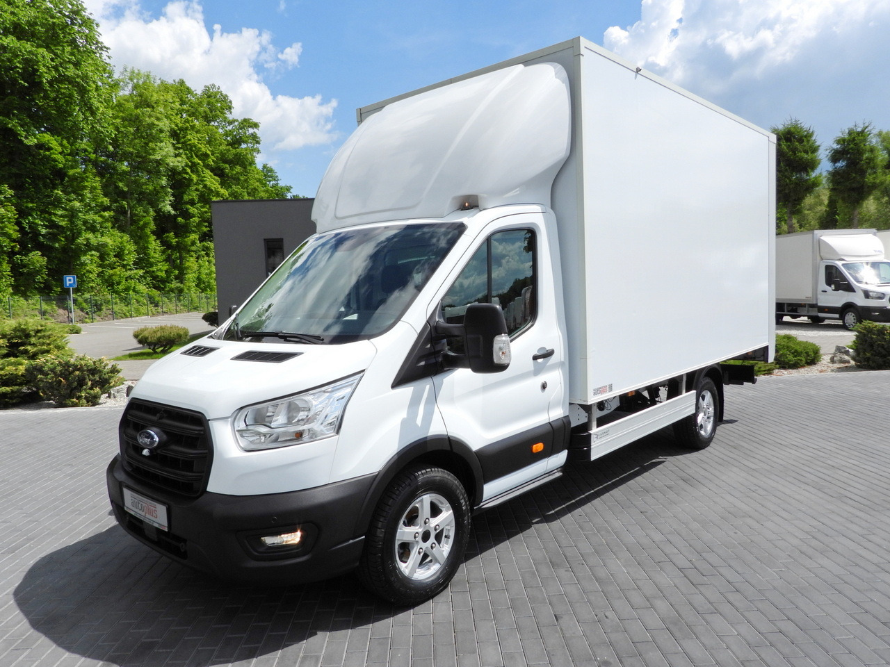 Carrinha de contentor FORD TRANSIT BOX LIFT 8 PALLETS CRUISE CONTROL LED LIGHTS AIR CONDITIONING 130HP: foto 18 Carrinha de contentor FORD TRANSIT BOX LIFT 8 PALLETS CRUISE CONTROL LED LIGHTS AIR CONDITIONING 130HP: foto 18