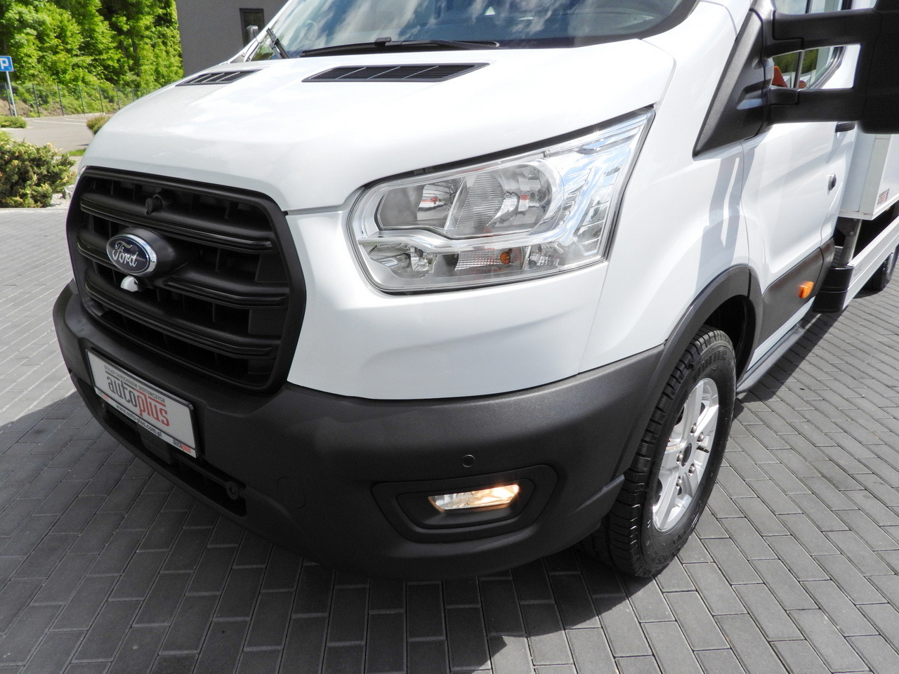 Carrinha de contentor FORD TRANSIT BOX LIFT 8 PALLETS CRUISE CONTROL LED LIGHTS AIR CONDITIONING 130HP: foto 19 Carrinha de contentor FORD TRANSIT BOX LIFT 8 PALLETS CRUISE CONTROL LED LIGHTS AIR CONDITIONING 130HP: foto 19