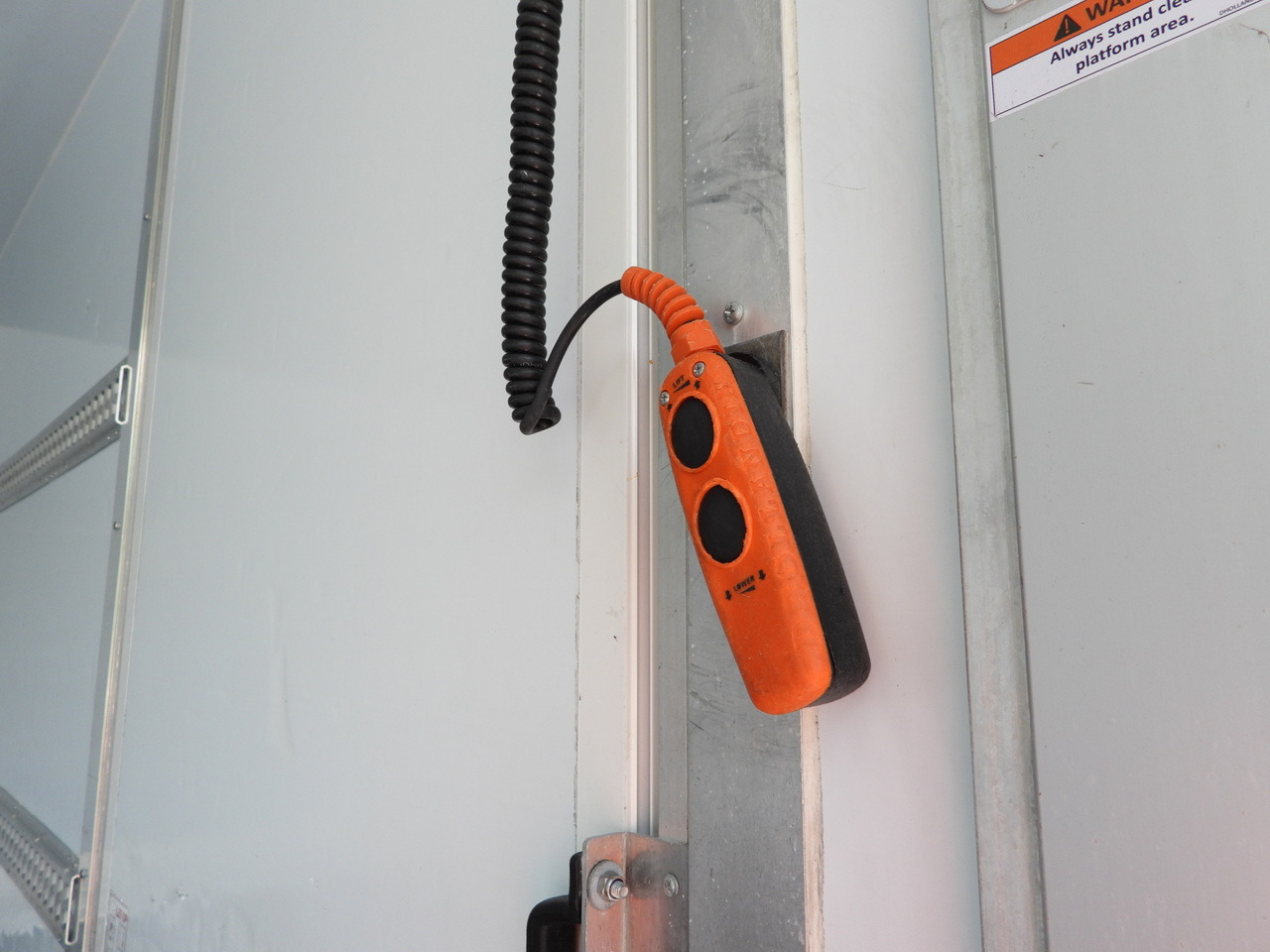 Carrinha de contentor FORD TRANSIT BOX LIFT 8 PALLETS CRUISE CONTROL LED LIGHTS AIR CONDITIONING 130HP: foto 25 Carrinha de contentor FORD TRANSIT BOX LIFT 8 PALLETS CRUISE CONTROL LED LIGHTS AIR CONDITIONING 130HP: foto 25