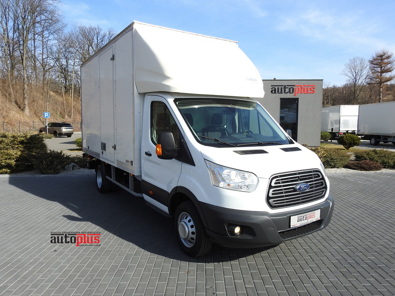 Carrinha frigorífica FORD TRANSIT  BOX LIFT 8 PALLETS CRUISE CONTROL LED LIGHTS TWIN WHEELS AIR CONDITIONING  170HP: foto 1