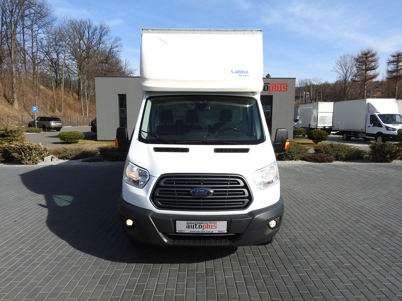 FORD TRANSIT BOX LIFT 8 PALLETS CRUISE CONTROL LED LIGHTS TWIN WHEELS AIR CONDITIONING 170HP - Carrinha de contentor: foto 5 FORD TRANSIT BOX LIFT 8 PALLETS CRUISE CONTROL LED LIGHTS TWIN WHEELS AIR CONDITIONING 170HP - Carrinha de contentor: foto 5