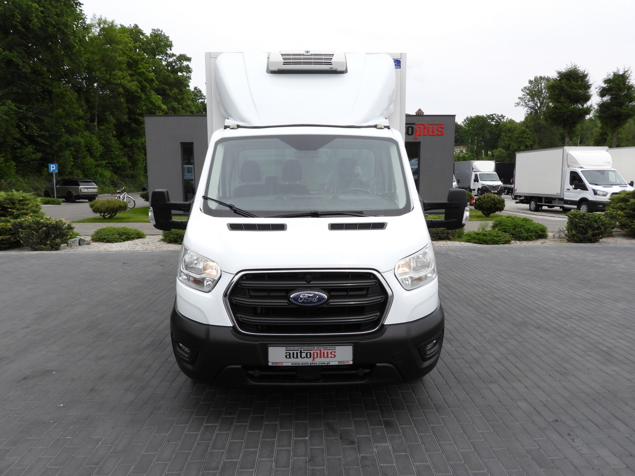 FORD TRANSIT BOX / REFRIGERATOR BOX 5*C / CRUISE CONTROL LED LIGHTS TWIN WHEELS AIR CONDITIONING 130HP - Carrinha de contentor: foto 5 FORD TRANSIT BOX / REFRIGERATOR BOX 5*C / CRUISE CONTROL LED LIGHTS TWIN WHEELS AIR CONDITIONING 130HP - Carrinha de contentor: foto 5