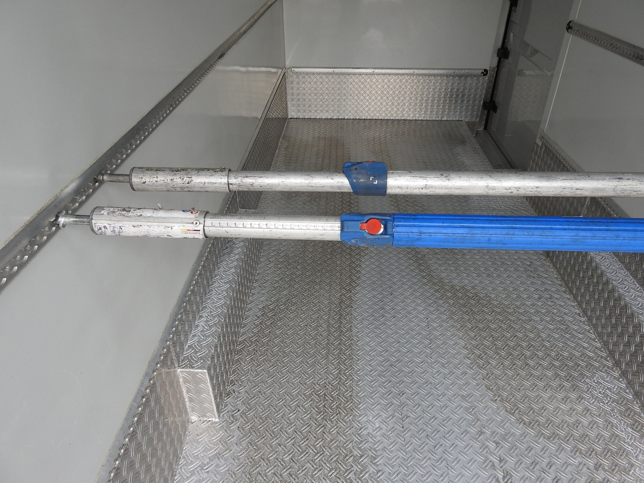 Carrinha frigorífica FORD TRANSIT REFRIGERATOR VAN 0*C HEATING FUNCTION POWER SUPPLY 230V CRUISE CONTROL NAVIGATION AIR CONDITIONING LED LIGHTS  130HP: foto 29