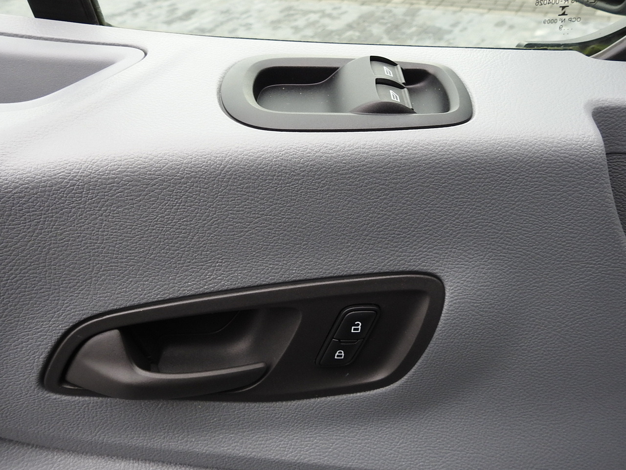 Carrinha frigorífica FORD TRANSIT REFRIGERATOR VAN 0*C HEATING FUNCTION POWER SUPPLY 230V CRUISE CONTROL NAVIGATION AIR CONDITIONING LED LIGHTS  130HP: foto 37