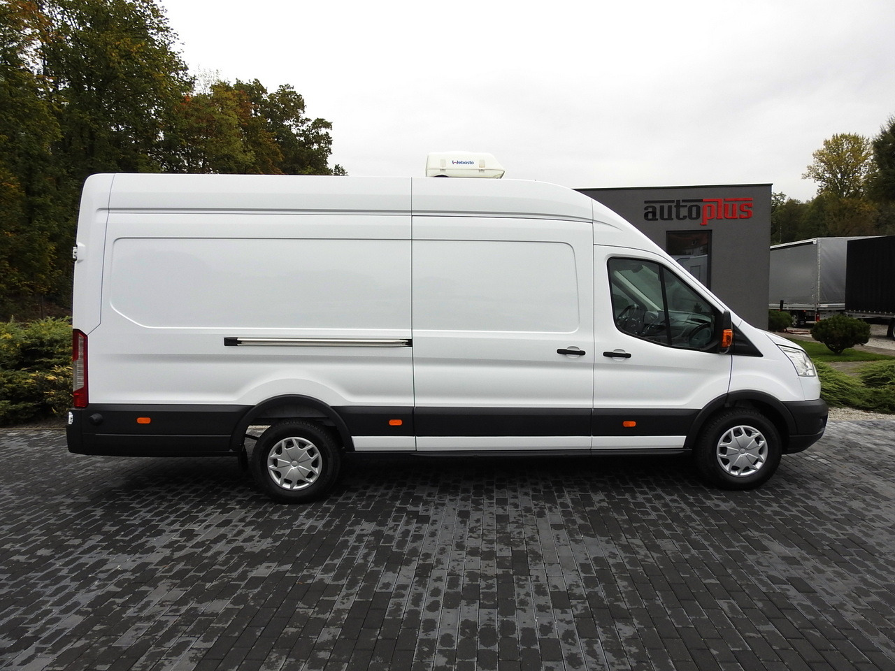 Carrinha frigorífica FORD TRANSIT REFRIGERATOR VAN 0*C HEATING FUNCTION POWER SUPPLY 230V CRUISE CONTROL NAVIGATION AIR CONDITIONING LED LIGHTS  130HP: foto 7