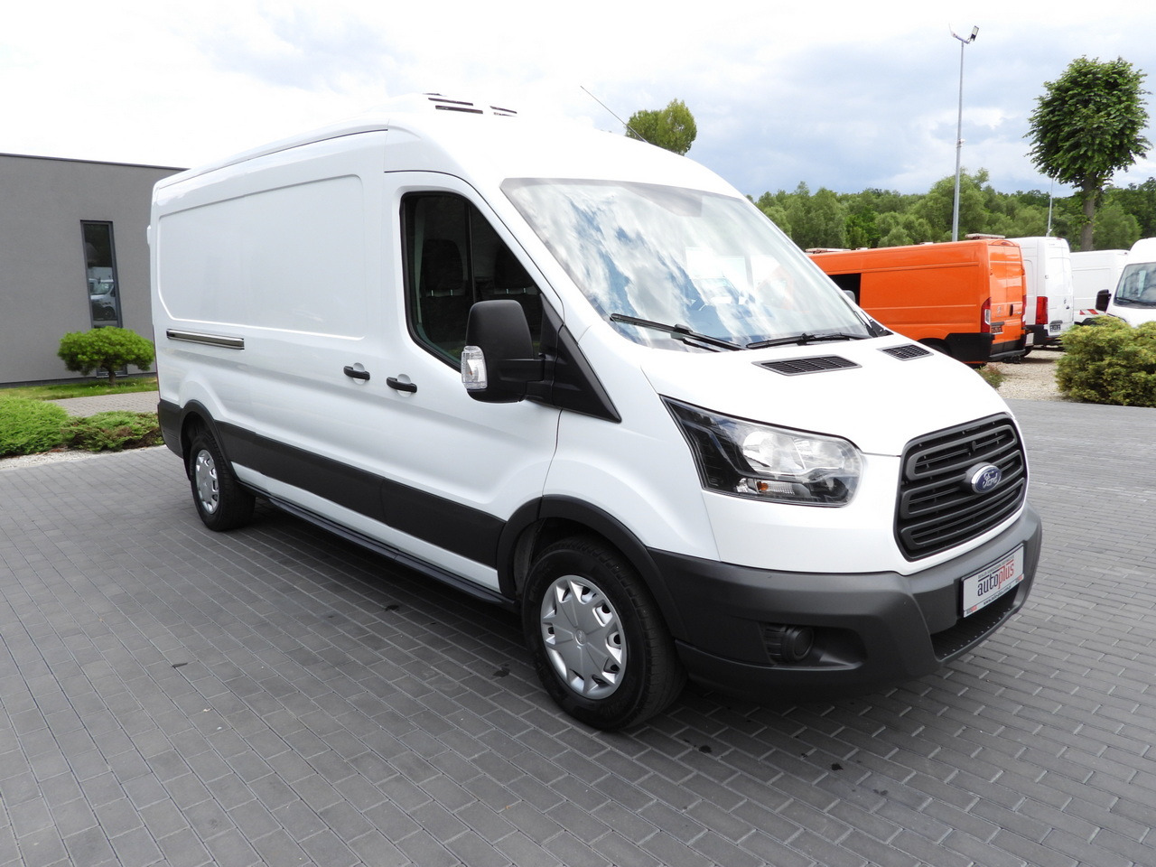 FORD TRANSIT REFRIGERATOR VAN 5*C AIR CONDITIONING 105HP - Carrinha frigorífica: foto 4 FORD TRANSIT REFRIGERATOR VAN 5*C AIR CONDITIONING 105HP - Carrinha frigorífica: foto 4
