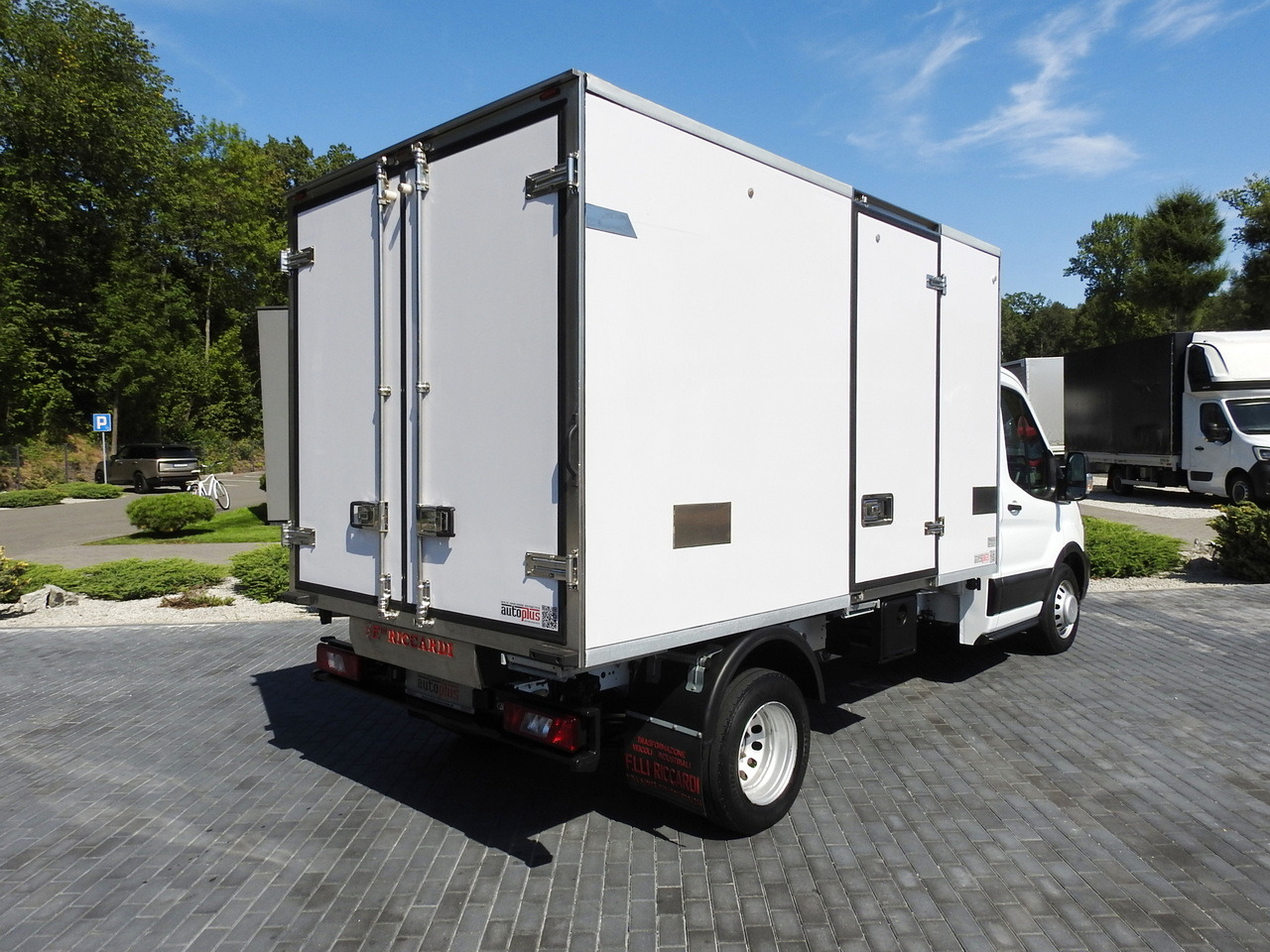 FORD TRANSIT REGRIGERATOR BOX 0*C POWER SUPPLY 230V CRUISE CONTROL AIR CONDITIONING TWIN WHEELS 170HP - Carrinha frigorífica: foto 3 FORD TRANSIT REGRIGERATOR BOX 0*C POWER SUPPLY 230V CRUISE CONTROL AIR CONDITIONING TWIN WHEELS 170HP - Carrinha frigorífica: foto 3