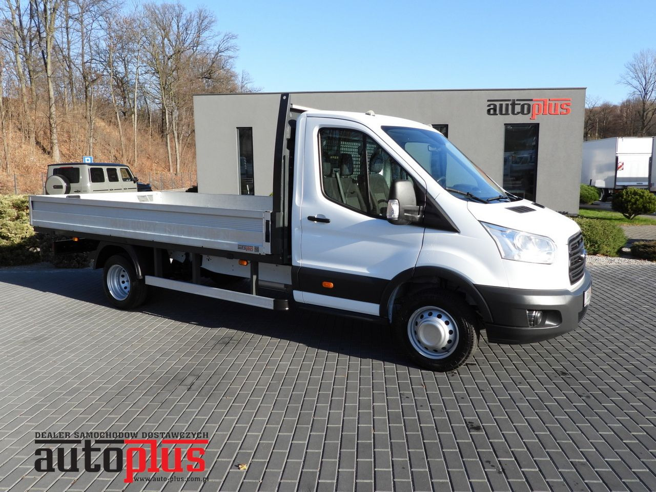 FORD TRANSIT STAKE BODY 8 PALLETS TWIN WHEELS AIR CONDITIONING 155HP - Furgão caixa aberta: foto 1 FORD TRANSIT STAKE BODY 8 PALLETS TWIN WHEELS AIR CONDITIONING 155HP - Furgão caixa aberta: foto 1