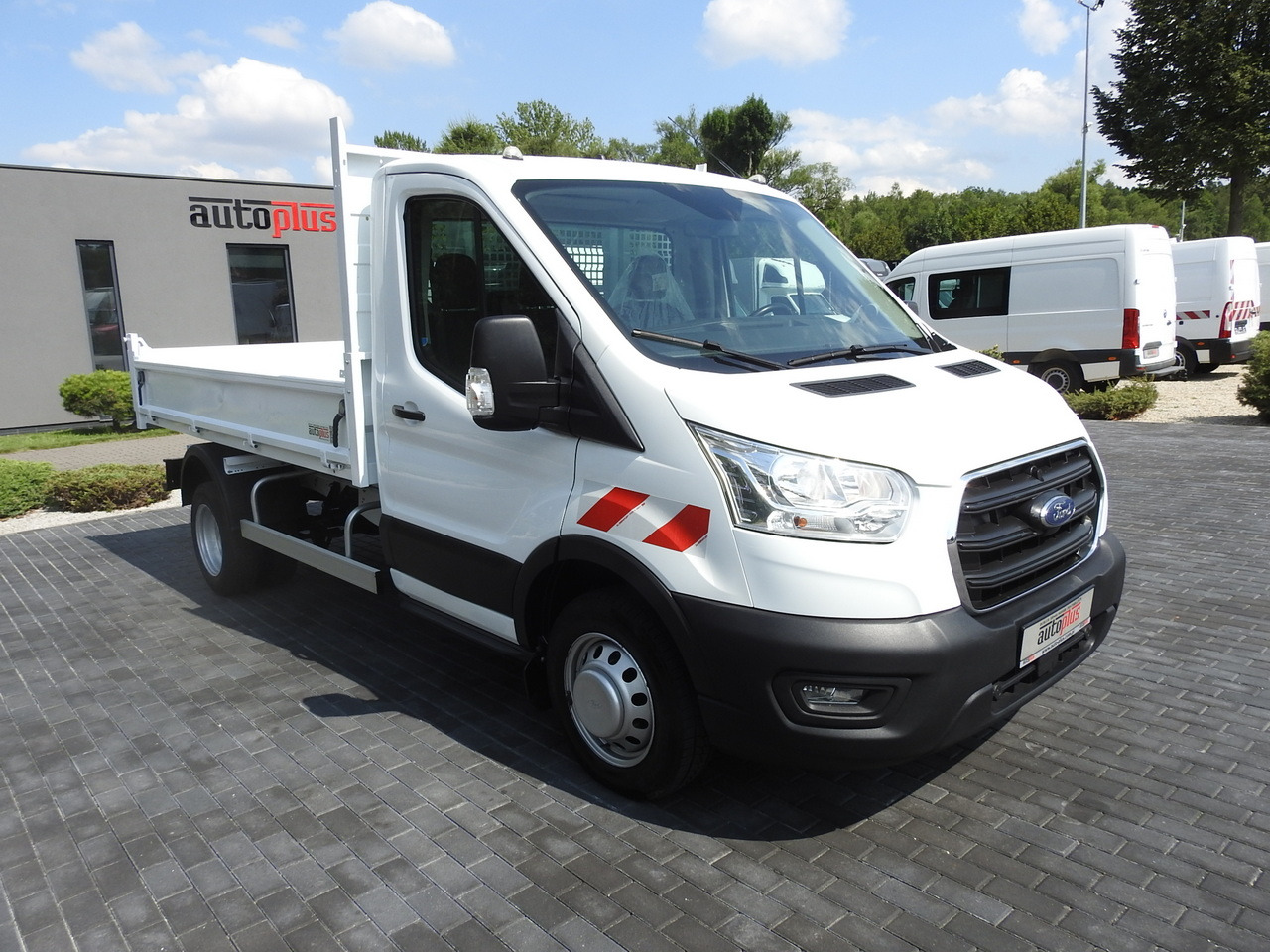 FORD TRANSIT TIPPER CRUISE CONTROL AIR CONDITIONING TWIN WHEELS  170HP - Furgão basculante: foto 4 FORD TRANSIT TIPPER CRUISE CONTROL AIR CONDITIONING TWIN WHEELS  170HP - Furgão basculante: foto 4