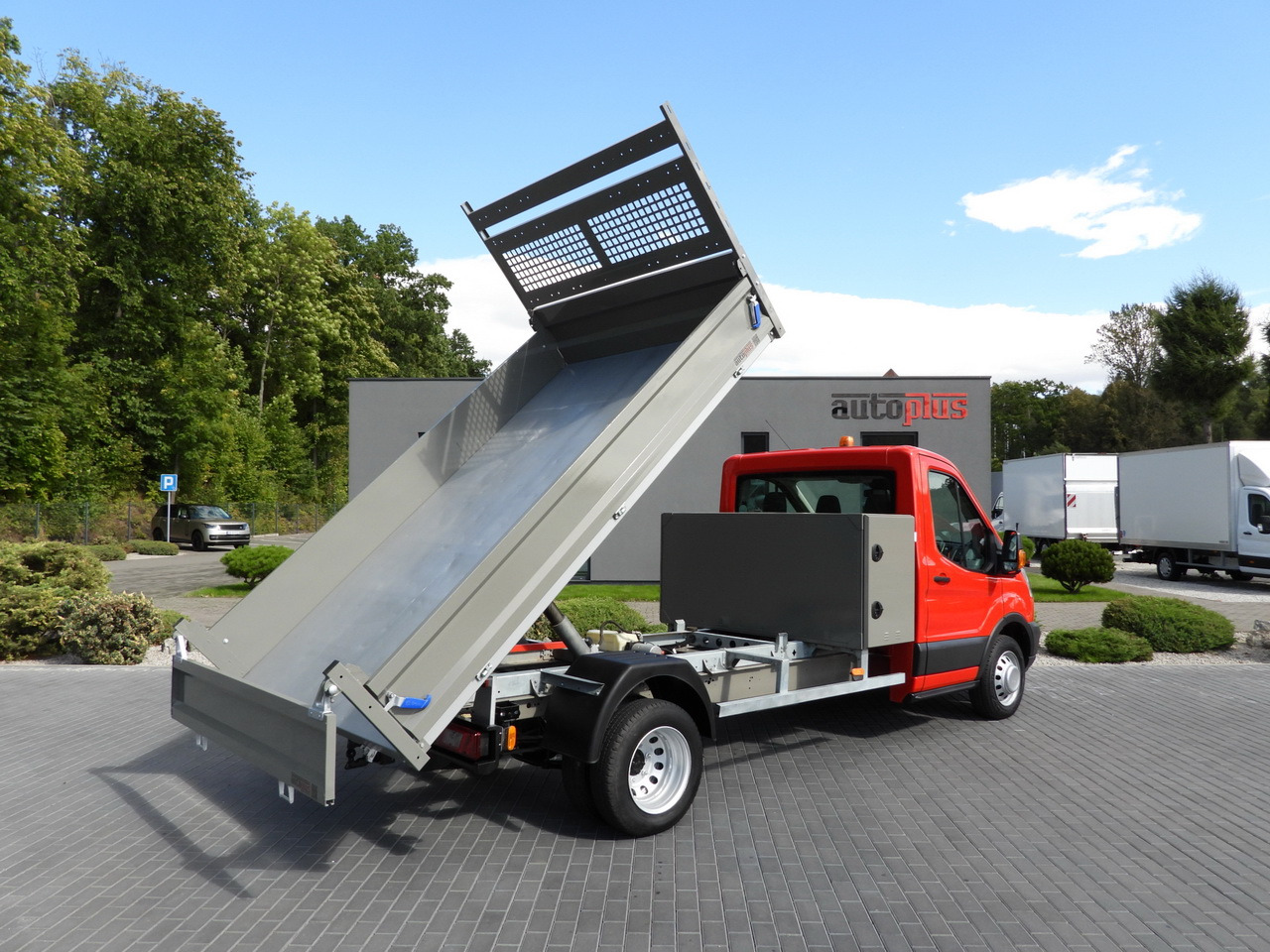 FORD TRANSIT TIPPER CRUISE CONTROL LED LIGHTS TWIN WHEELS AIR CONDITIONING 170HP - Furgão basculante: foto 3 FORD TRANSIT TIPPER CRUISE CONTROL LED LIGHTS TWIN WHEELS AIR CONDITIONING 170HP - Furgão basculante: foto 3