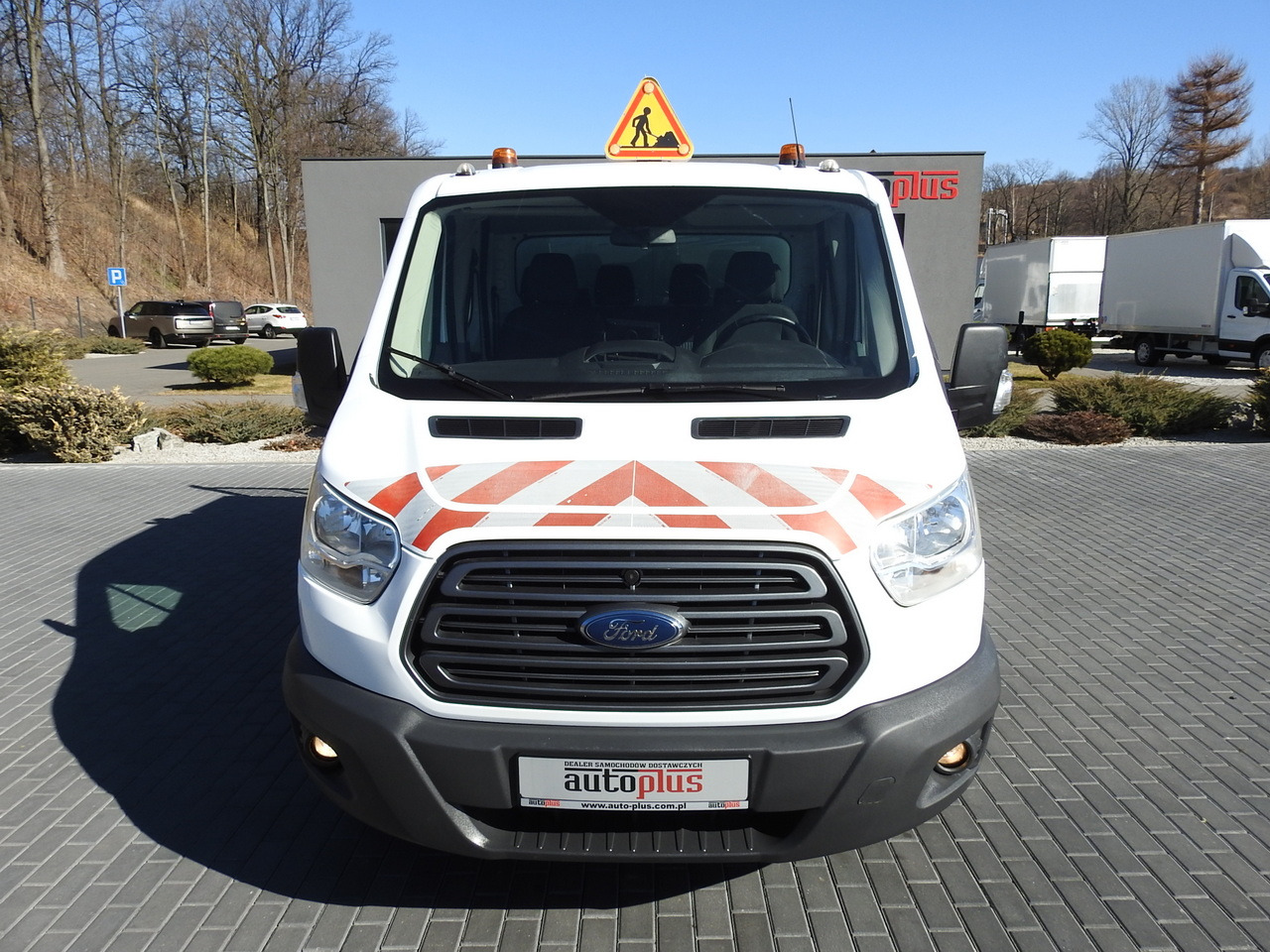 FORD TRANSIT TIPPER DOUBLE CABIN DOKA 6 SEATS CRUISE CONTROL AIR CONDITIONING 130HP - Furgão basculante: foto 5 FORD TRANSIT TIPPER DOUBLE CABIN DOKA 6 SEATS CRUISE CONTROL AIR CONDITIONING 130HP - Furgão basculante: foto 5