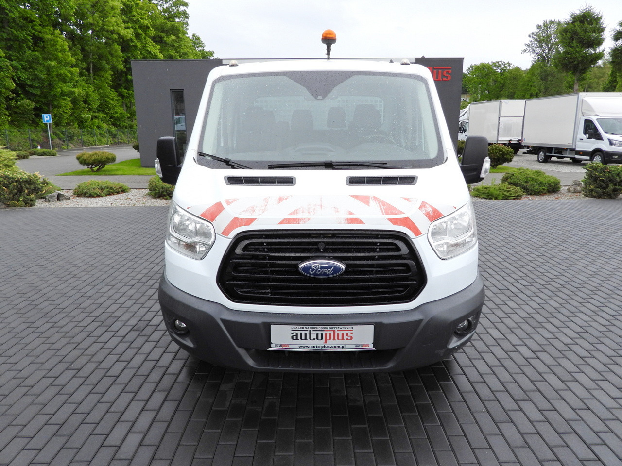 FORD TRANSIT TIPPER DOUBLE CABIN DOKA 6 SEATS CRUISE CONTROL AIR CONDITIONING TWIN WHEELS 170HP - Furgão basculante: foto 5 FORD TRANSIT TIPPER DOUBLE CABIN DOKA 6 SEATS CRUISE CONTROL AIR CONDITIONING TWIN WHEELS 170HP - Furgão basculante: foto 5