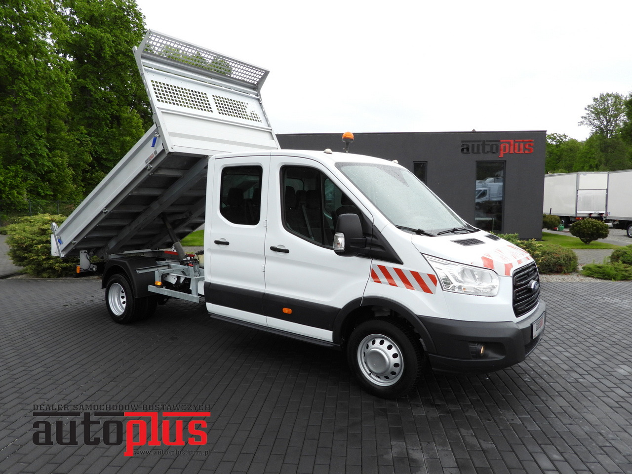 FORD TRANSIT TIPPER DOUBLE CABIN DOKA 6 SEATS CRUISE CONTROL AIR CONDITIONING TWIN WHEELS 170HP - Furgão basculante: foto 1 FORD TRANSIT TIPPER DOUBLE CABIN DOKA 6 SEATS CRUISE CONTROL AIR CONDITIONING TWIN WHEELS 170HP - Furgão basculante: foto 1