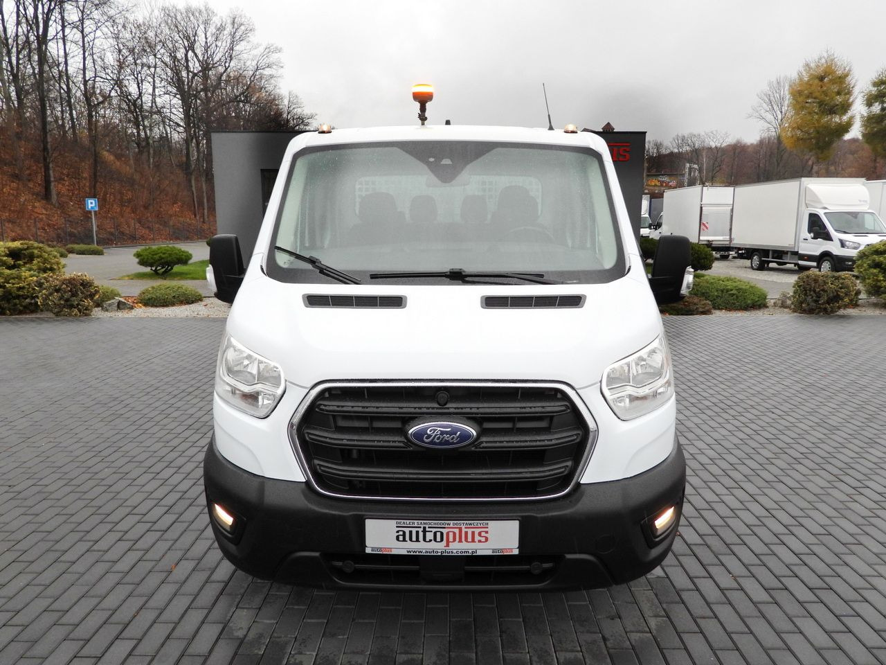 FORD TRANSIT TIPPER DOUBLE CABIN DOKA 6 SEATS CRUISE CONTROL LED LIGHTS TWIN WHEELS AIR CONDITIONING 170HP - Furgão basculante: foto 5 FORD TRANSIT TIPPER DOUBLE CABIN DOKA 6 SEATS CRUISE CONTROL LED LIGHTS TWIN WHEELS AIR CONDITIONING 170HP - Furgão basculante: foto 5