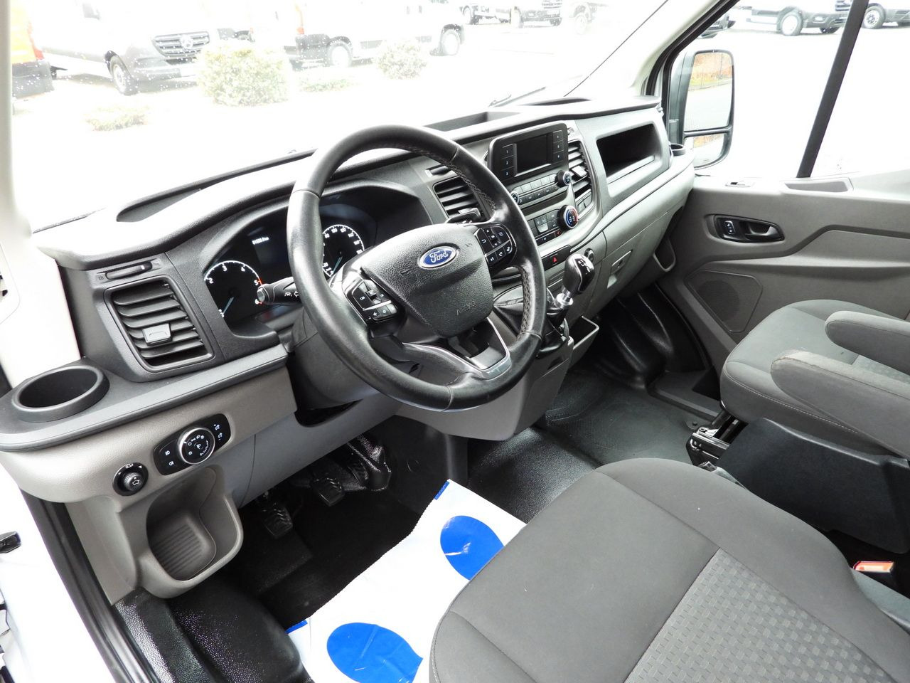 FORD TRANSIT TIPPER DOUBLE CABIN DOKA 6 SEATS CRUISE CONTROL LED LIGHTS TWIN WHEELS AIR CONDITIONING 170HP - Furgão basculante: foto 2 FORD TRANSIT TIPPER DOUBLE CABIN DOKA 6 SEATS CRUISE CONTROL LED LIGHTS TWIN WHEELS AIR CONDITIONING 170HP - Furgão basculante: foto 2