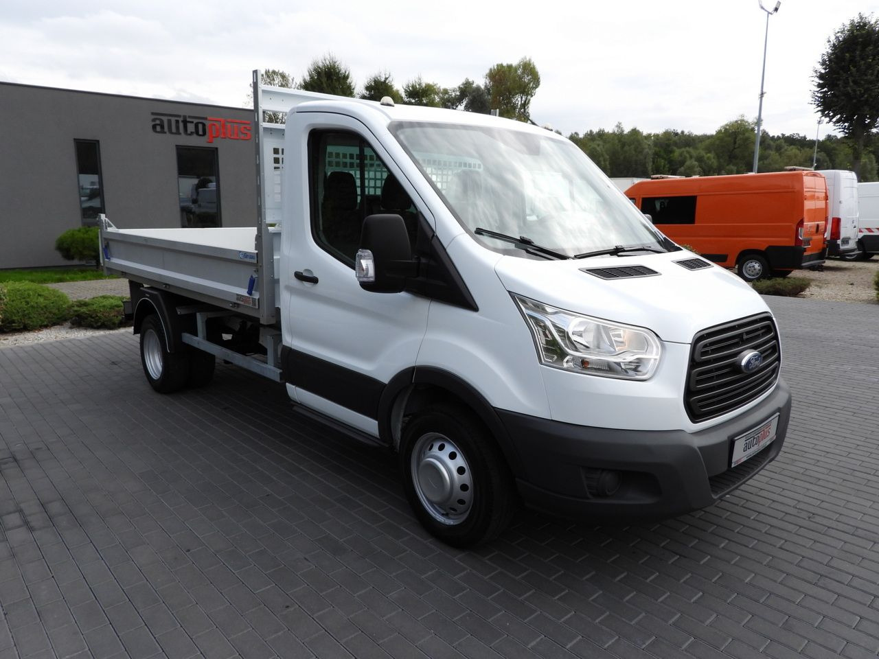 FORD TRANSIT TIPPER TWIN WHEELS 155HP - Furgão basculante: foto 4 FORD TRANSIT TIPPER TWIN WHEELS 155HP - Furgão basculante: foto 4