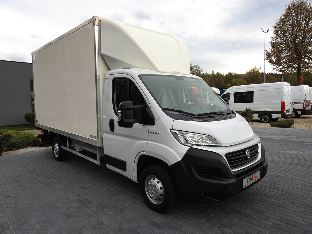 Fiat DUCATO KOFFER AUFZUG 8 PAL. TEMPOMAT NAVIGATON - Carrinha de contentor: foto 4 Fiat DUCATO KOFFER AUFZUG 8 PAL. TEMPOMAT NAVIGATON - Carrinha de contentor: foto 4