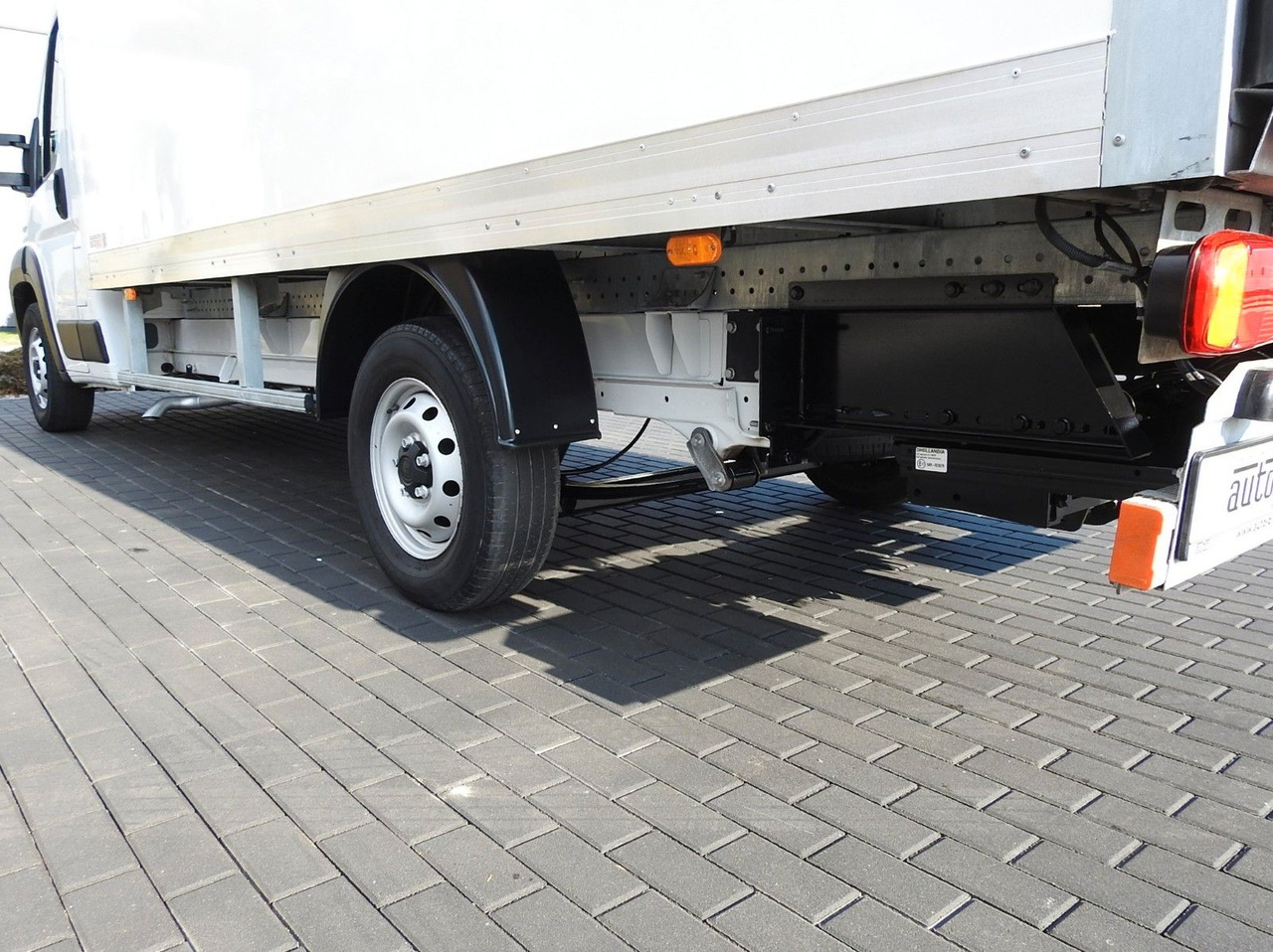 Locação de  Fiat DUCATO  KOFFER AUFZUG 8 PALETTEN TEMPOMAT NAVI Fiat DUCATO  KOFFER AUFZUG 8 PALETTEN TEMPOMAT NAVI: foto 16