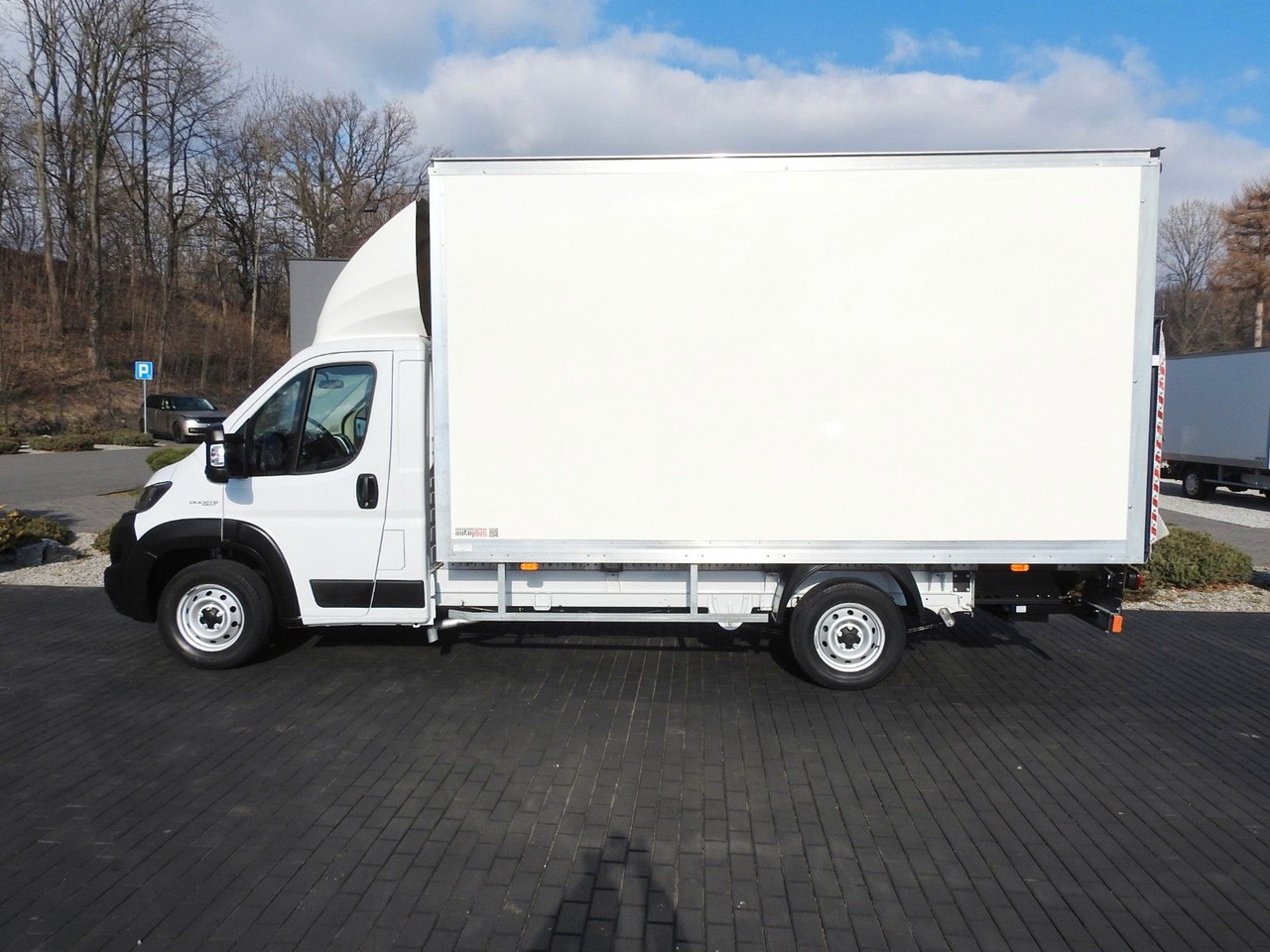Locação de  Fiat DUCATO  KOFFER AUFZUG 8 PALETTEN TEMPOMAT NAVI Fiat DUCATO  KOFFER AUFZUG 8 PALETTEN TEMPOMAT NAVI: foto 8