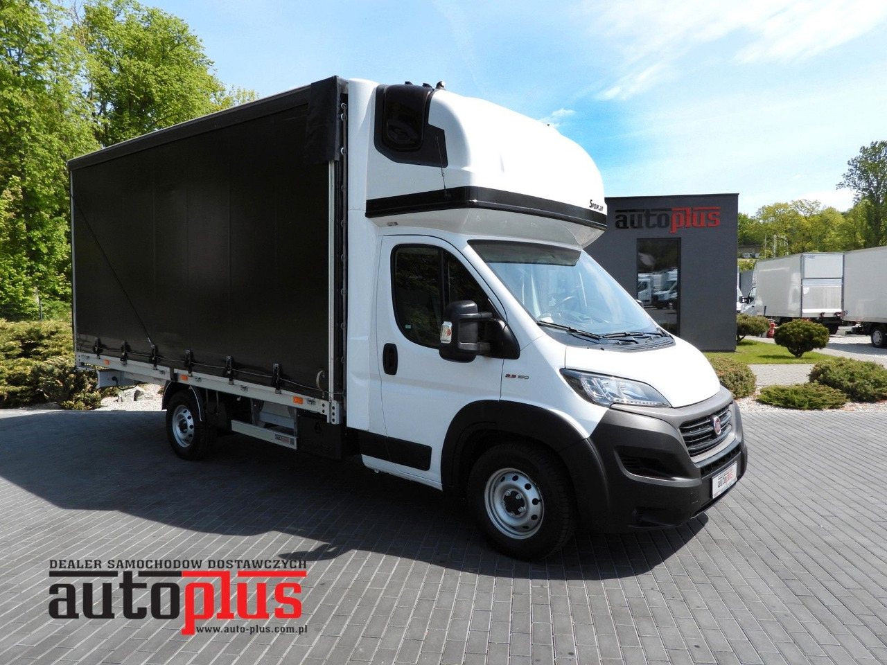 Fiat DUCATO PRITSCHE PLANE 10 PALETTEN WEBASTO A/C Fiat DUCATO PRITSCHE PLANE 10 PALETTEN WEBASTO A/C - Furgão de toldo: foto 1 Fiat DUCATO PRITSCHE PLANE 10 PALETTEN WEBASTO A/C Fiat DUCATO PRITSCHE PLANE 10 PALETTEN WEBASTO A/C - Furgão de toldo: foto 1