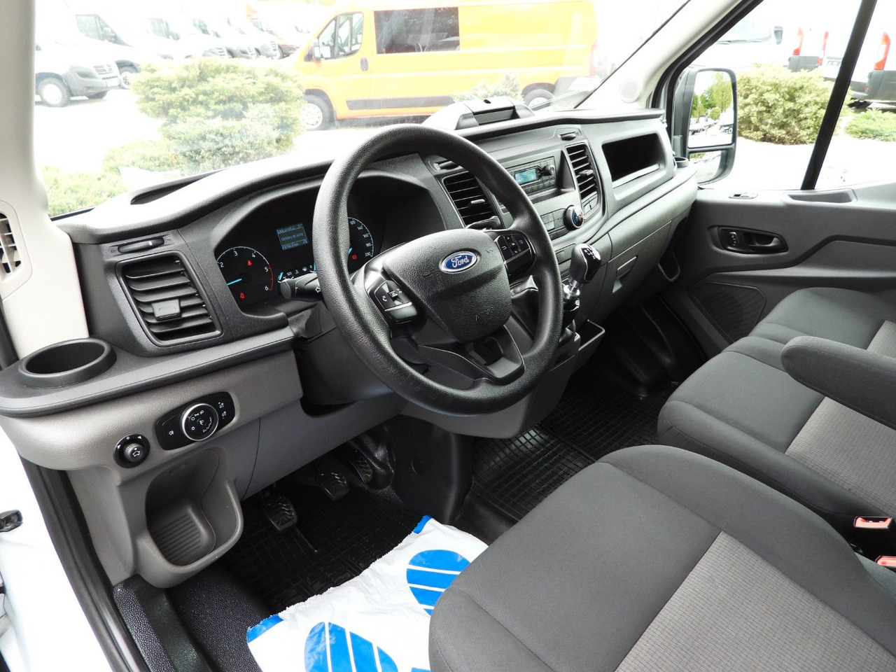 Ford TRANSIT KASTENWAGEN TEMPOMAT KLIMAANLAGE 130PS - Furgão: foto 2 Ford TRANSIT KASTENWAGEN TEMPOMAT KLIMAANLAGE 130PS - Furgão: foto 2