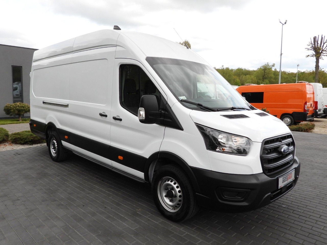 Ford TRANSIT KASTENWAGEN TEMPOMAT KLIMAANLAGE 130PS - Furgão: foto 4 Ford TRANSIT KASTENWAGEN TEMPOMAT KLIMAANLAGE 130PS - Furgão: foto 4