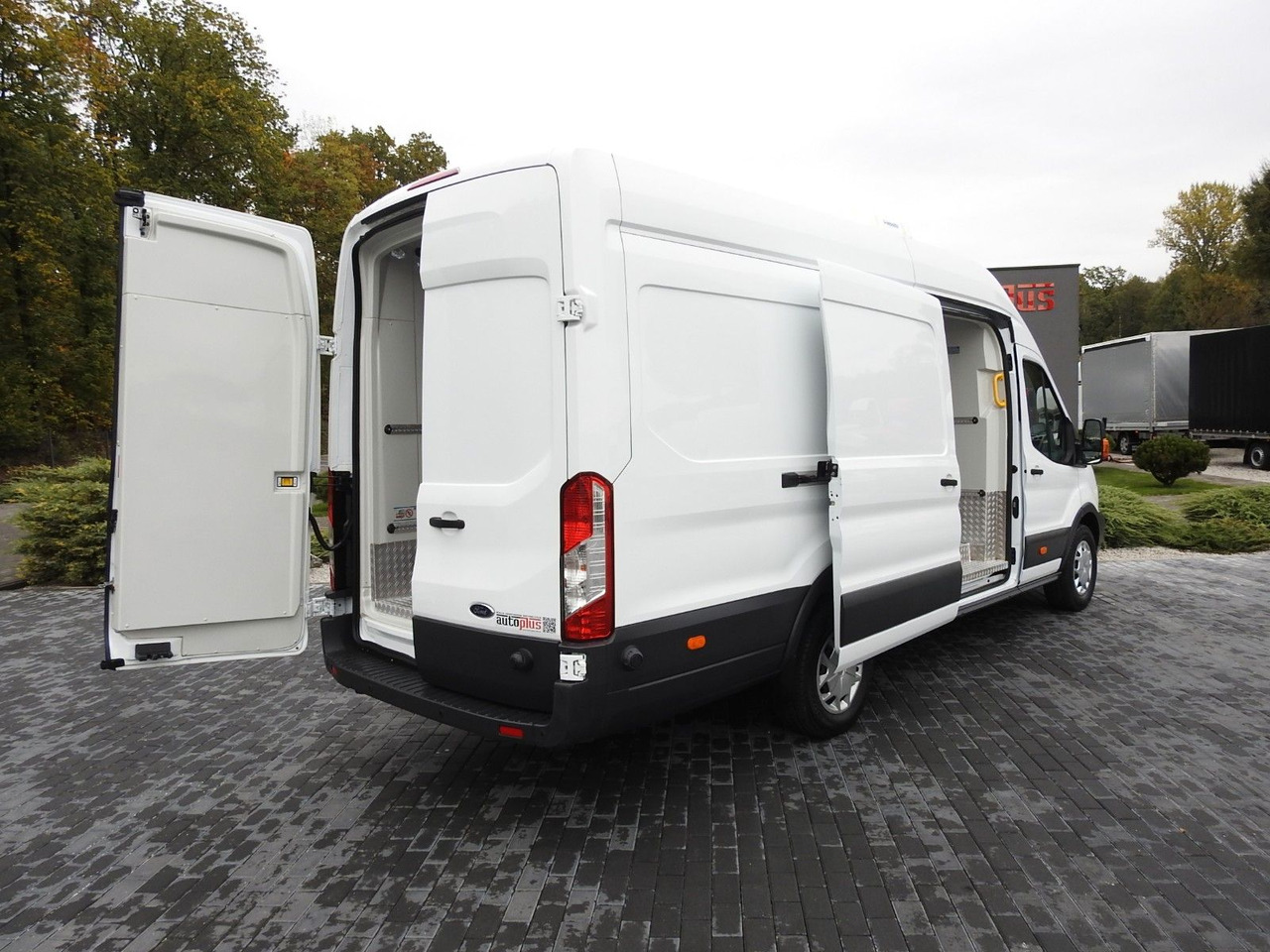 Ford TRANSIT KÜHLKASTENWAGEN 0*C HEIZFUNKTION Ford TRANSIT KÜHLKASTENWAGEN 0*C HEIZFUNKTION - Carrinha frigorífica: foto 3 Ford TRANSIT KÜHLKASTENWAGEN 0*C HEIZFUNKTION Ford TRANSIT KÜHLKASTENWAGEN 0*C HEIZFUNKTION - Carrinha frigorífica: foto 3