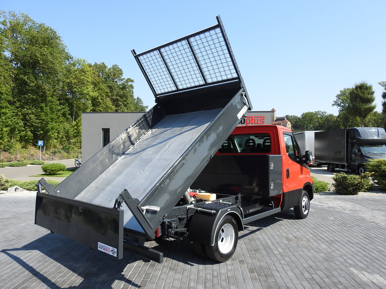 IVECO DAILY 35C13 TIPPER CRUISE CONTROL AIR CONDITIONING TWIN WHEELS 130HP - Furgão basculante: foto 3 IVECO DAILY 35C13 TIPPER CRUISE CONTROL AIR CONDITIONING TWIN WHEELS 130HP - Furgão basculante: foto 3