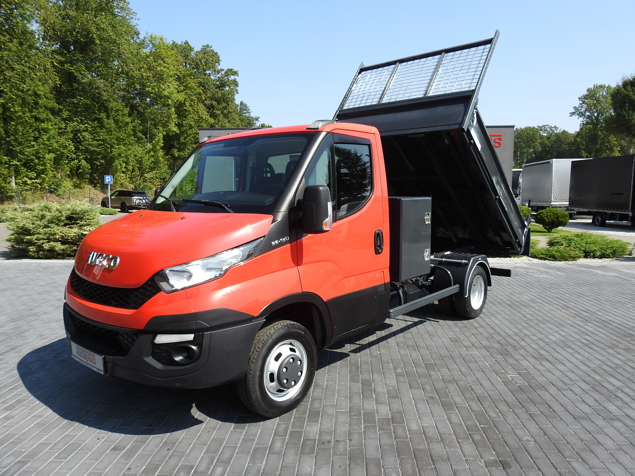 Furgão basculante IVECO DAILY 35C13 TIPPER CRUISE CONTROL AIR CONDITIONING TWIN WHEELS  130HP: foto 18