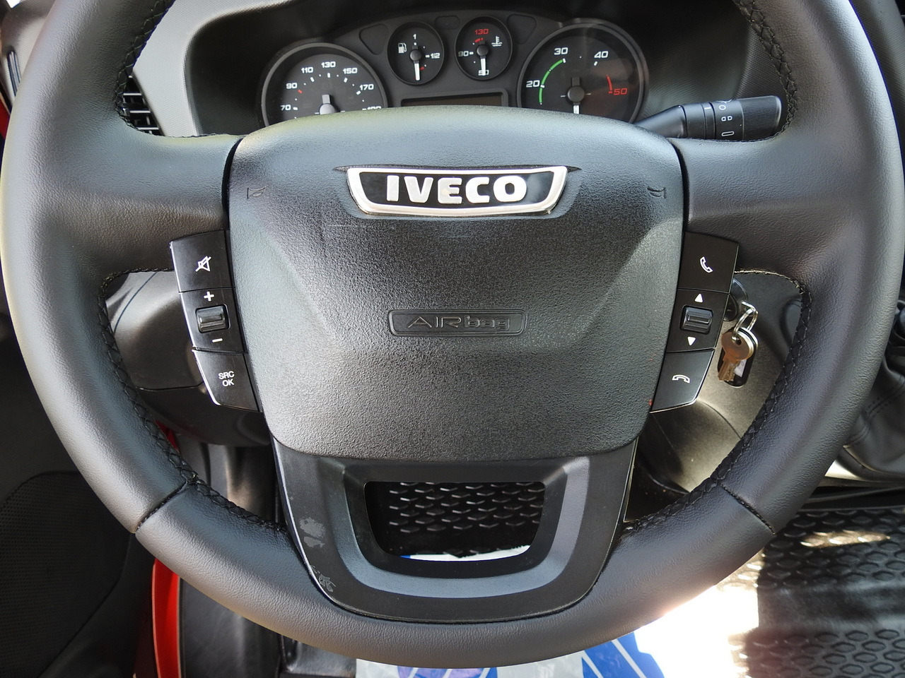 Furgão basculante IVECO DAILY 35C13 TIPPER CRUISE CONTROL AIR CONDITIONING TWIN WHEELS  130HP: foto 31