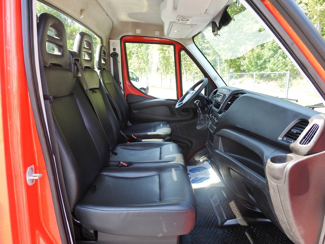 Furgão basculante IVECO DAILY 35C13 TIPPER CRUISE CONTROL AIR CONDITIONING TWIN WHEELS  130HP: foto 38