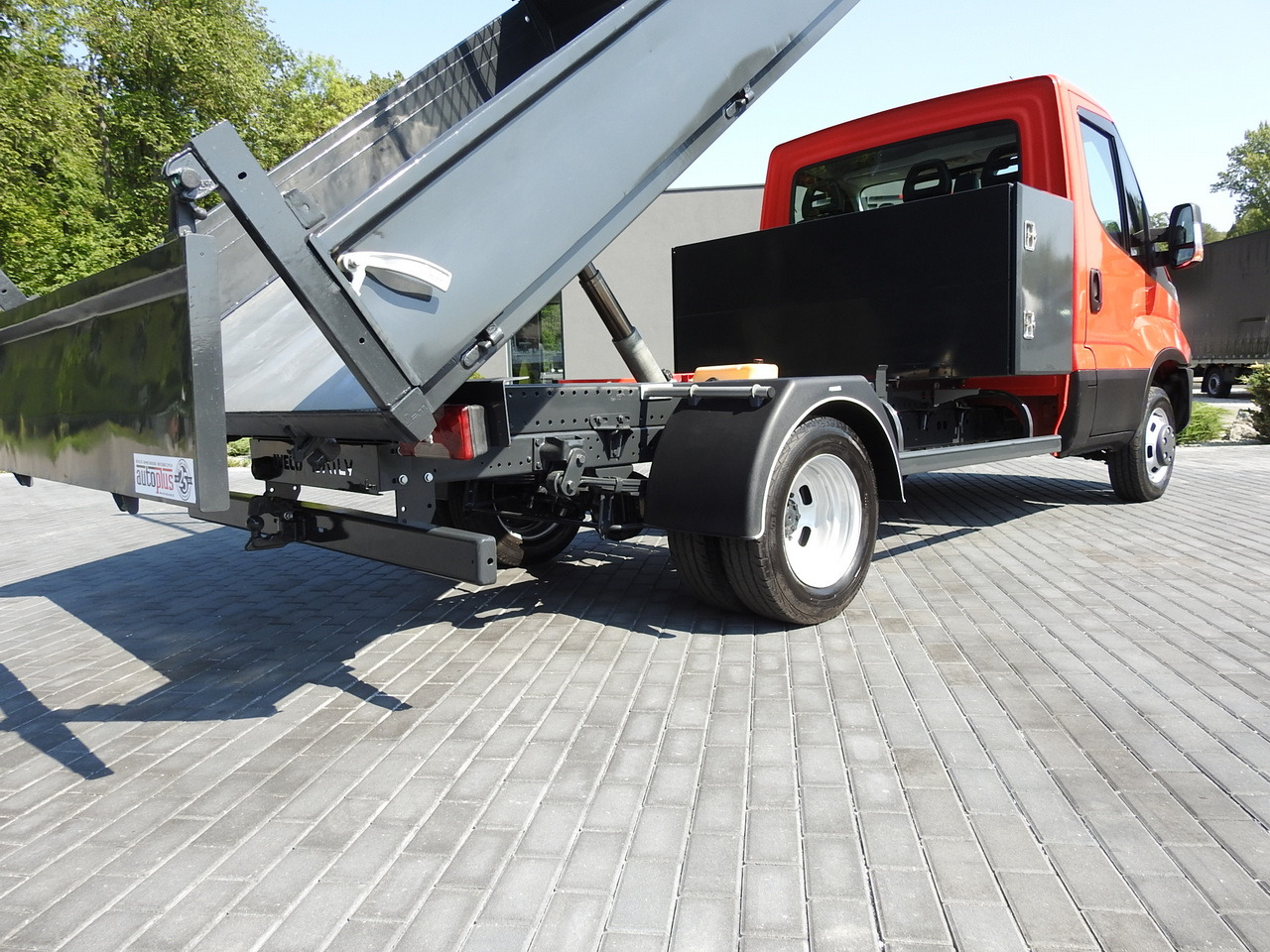 Furgão basculante IVECO DAILY 35C13 TIPPER CRUISE CONTROL AIR CONDITIONING TWIN WHEELS  130HP: foto 25