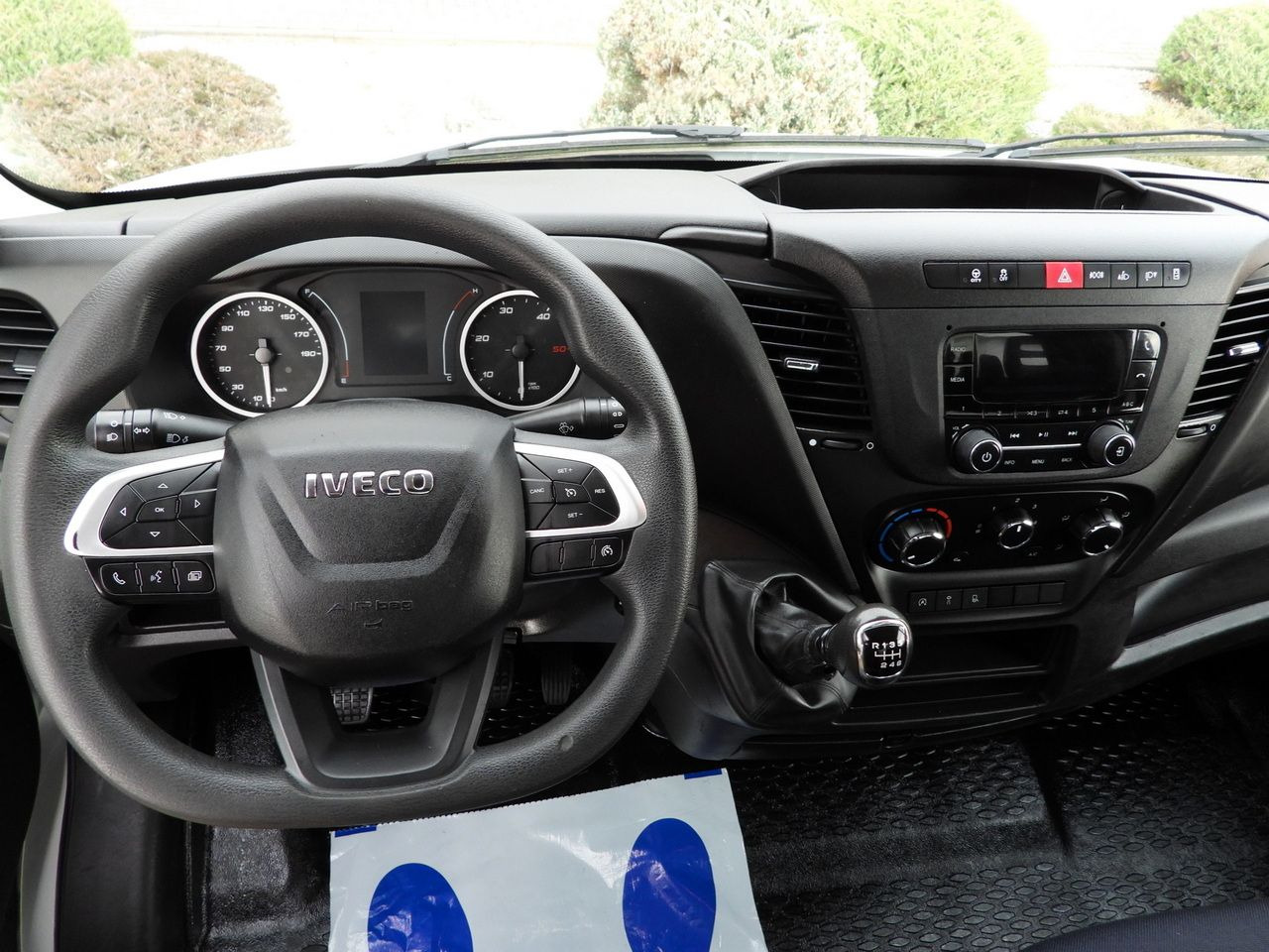 Furgão basculante IVECO DAILY 35C14 TIPPER CRUISE CONTROL TWIN WHEELS AIR CONDITIONING  140HP: foto 27