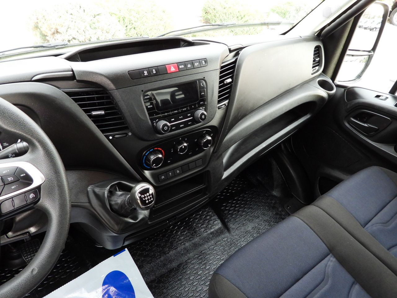 Furgão basculante IVECO DAILY 35C14 TIPPER CRUISE CONTROL TWIN WHEELS AIR CONDITIONING  140HP: foto 31